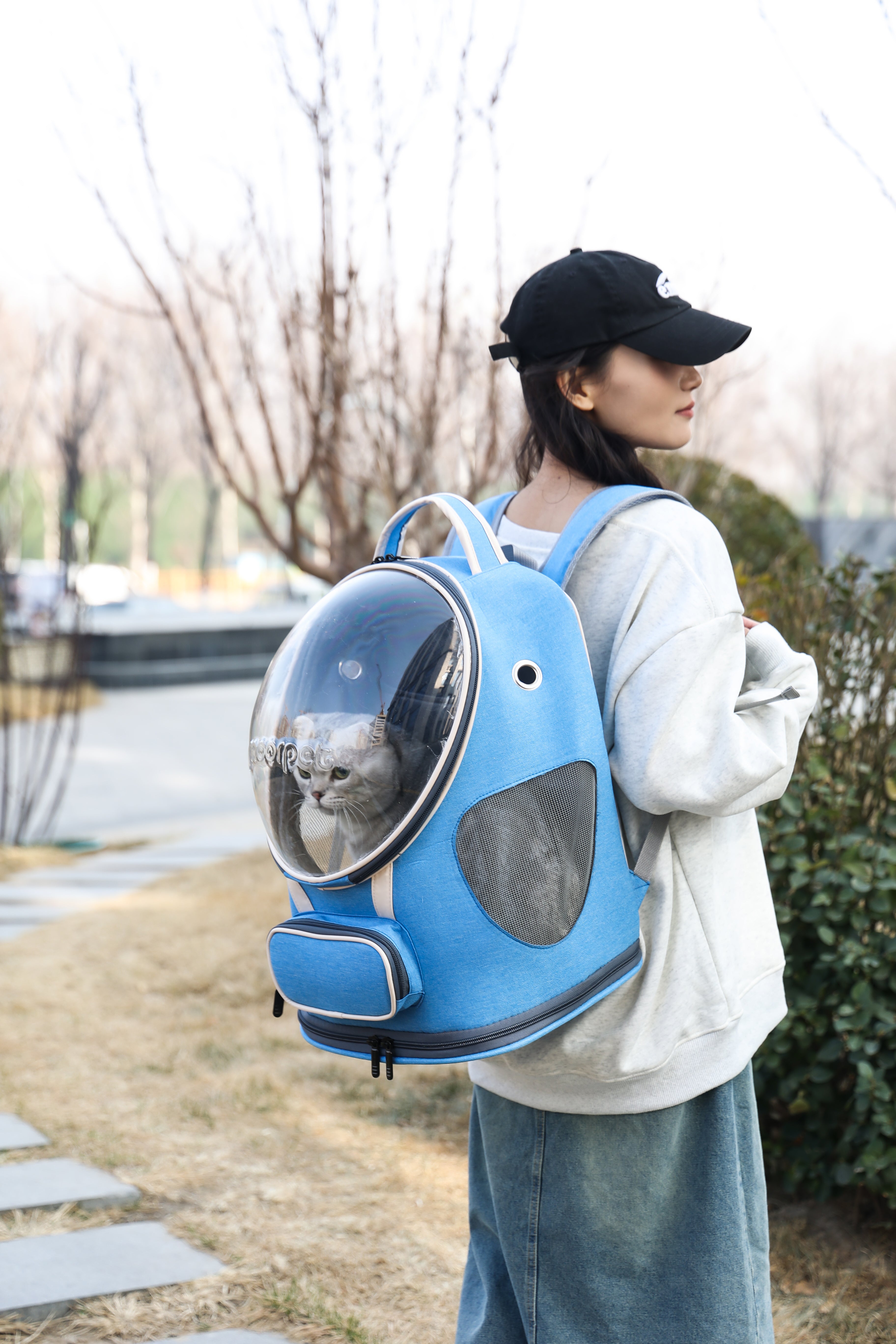 VenturePaws 3-in-1 Capsule Pet Backpack – Lightweight & Breathable