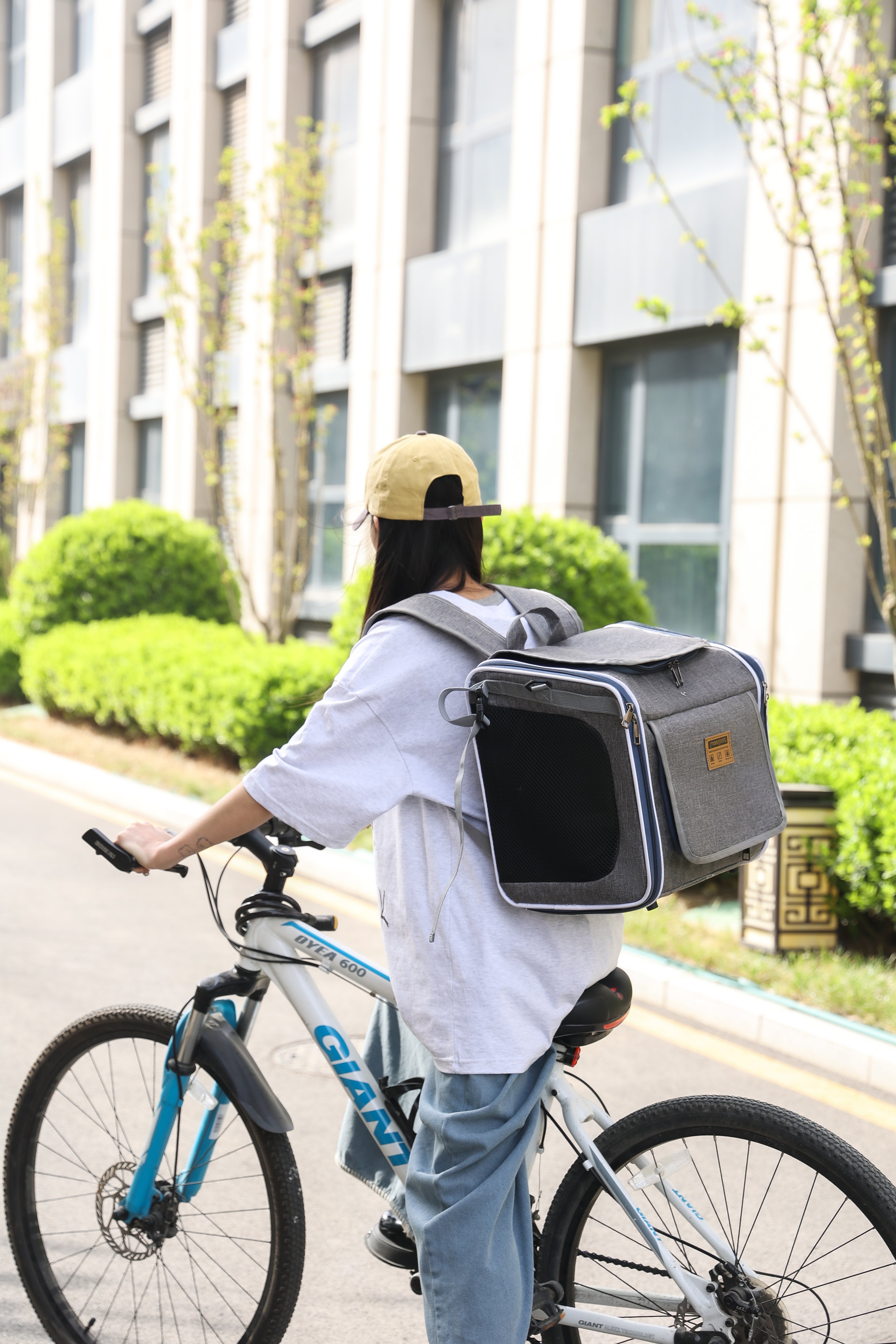 Bike Cube Carrier – Bike-Ready & Multi-Way Carry