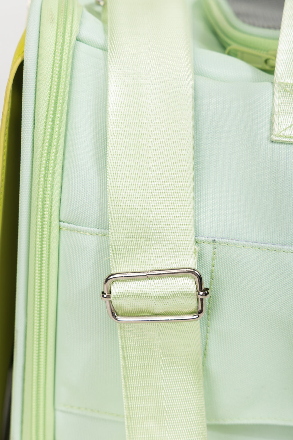 AirFlow MagSeal Pet Carrier – Breezy, Easy-Access & Calming