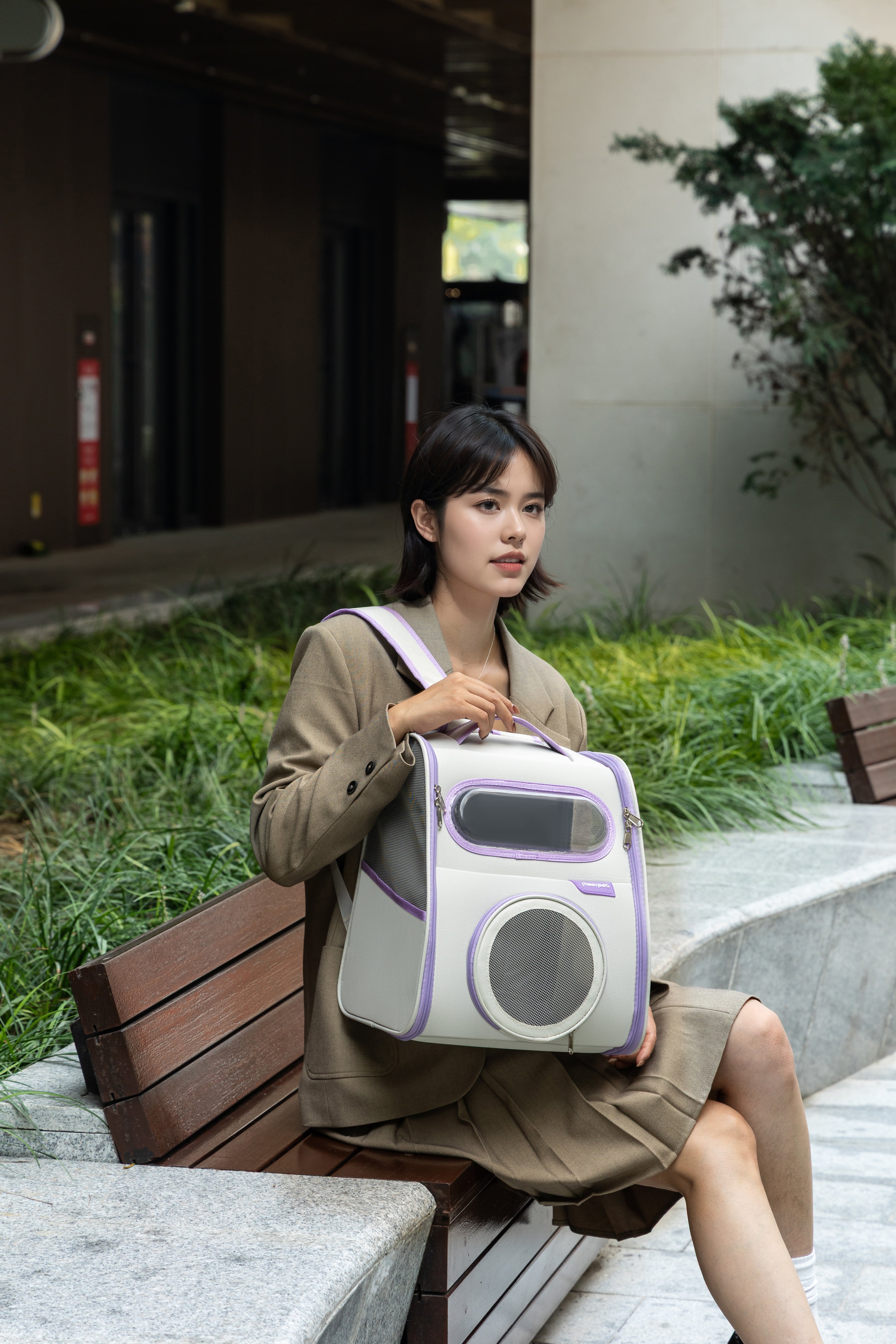 Urban Chic Foldable Pet Backpack – Lightweight & Multi-Way Carry