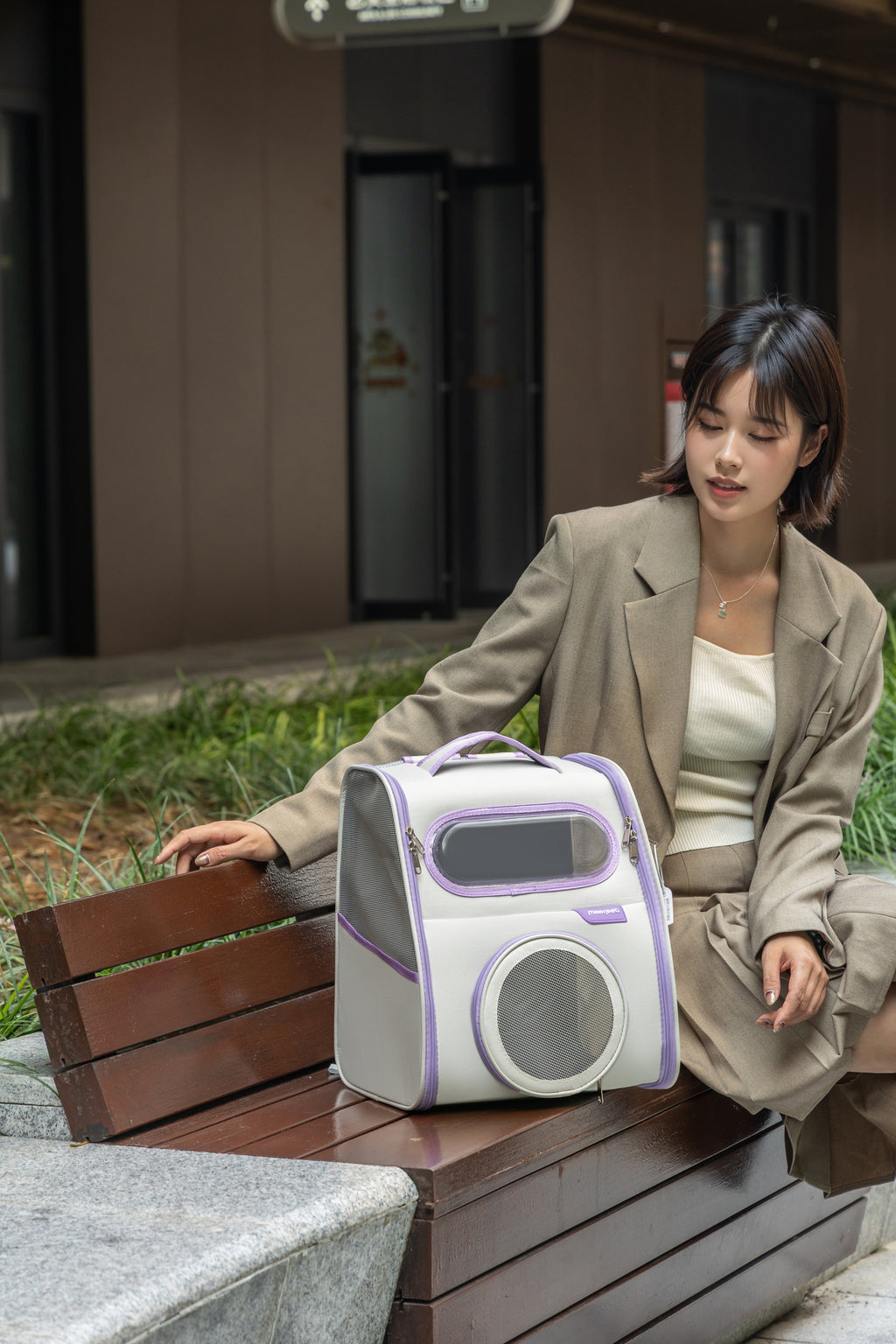 Urban Chic Foldable Pet Backpack – Lightweight & Multi-Way Carry