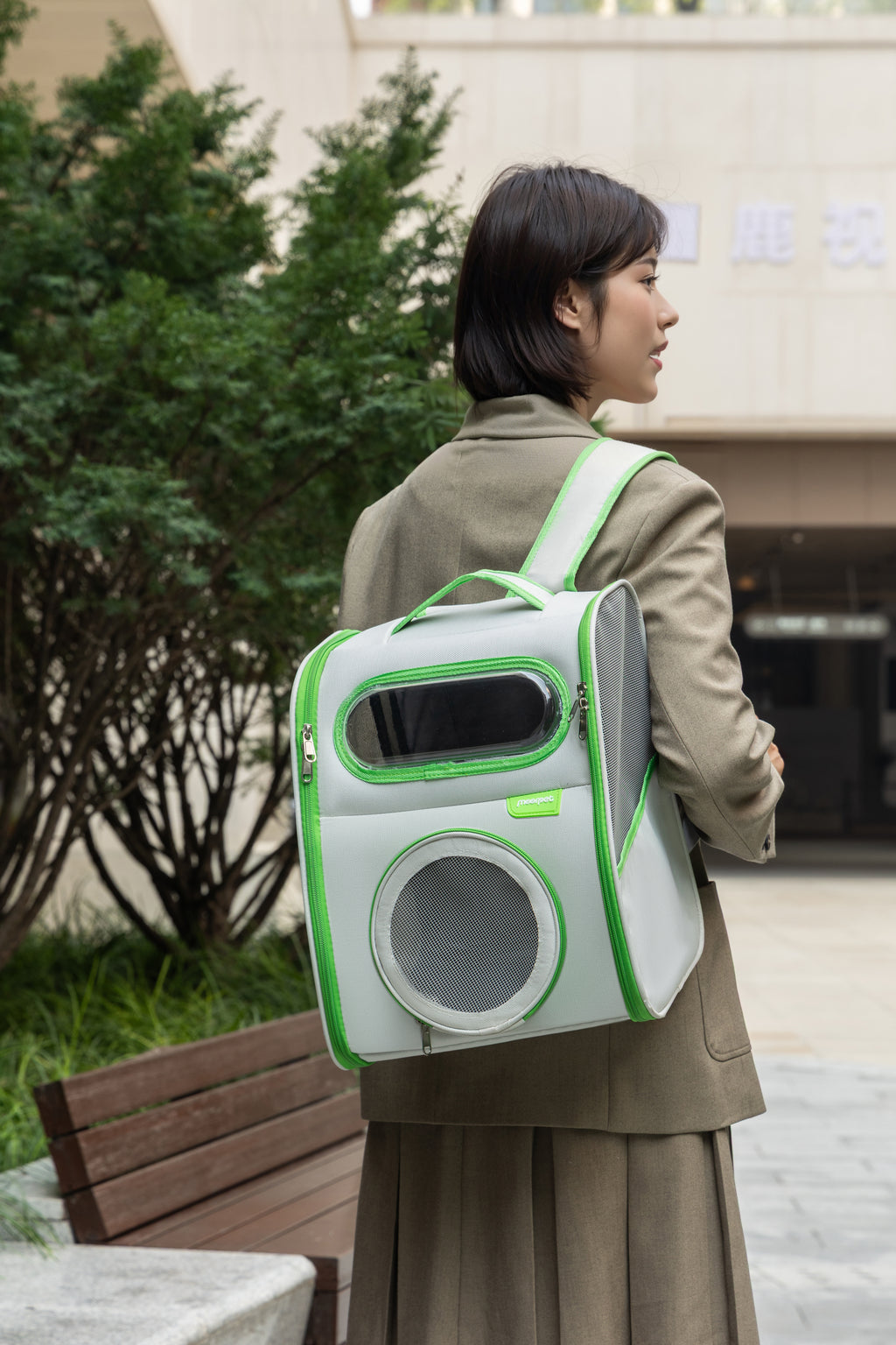 Urban Chic Foldable Pet Backpack – Lightweight & Multi-Way Carry