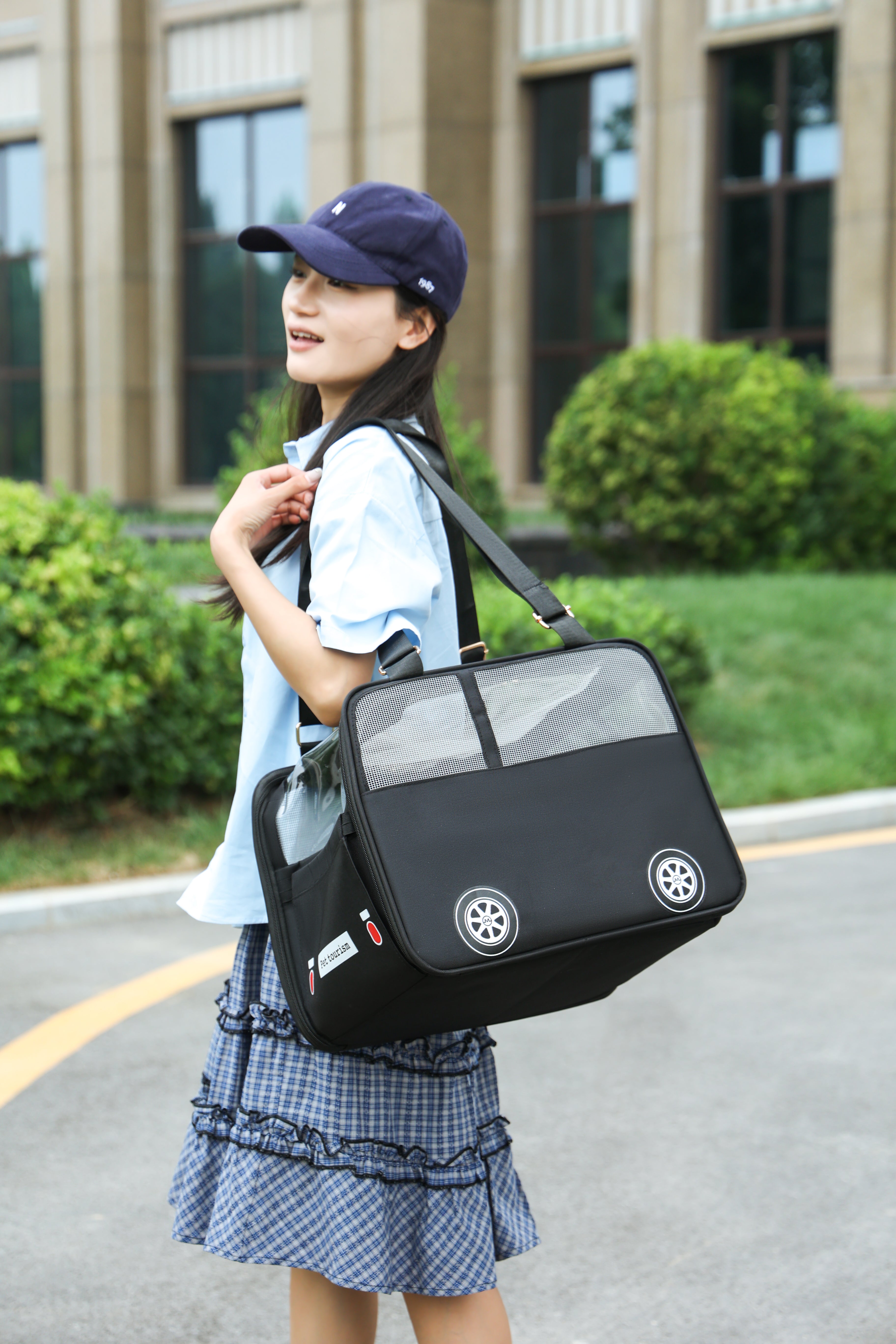 Bus Cat Carrier – Breathable & Stress-Free Travel