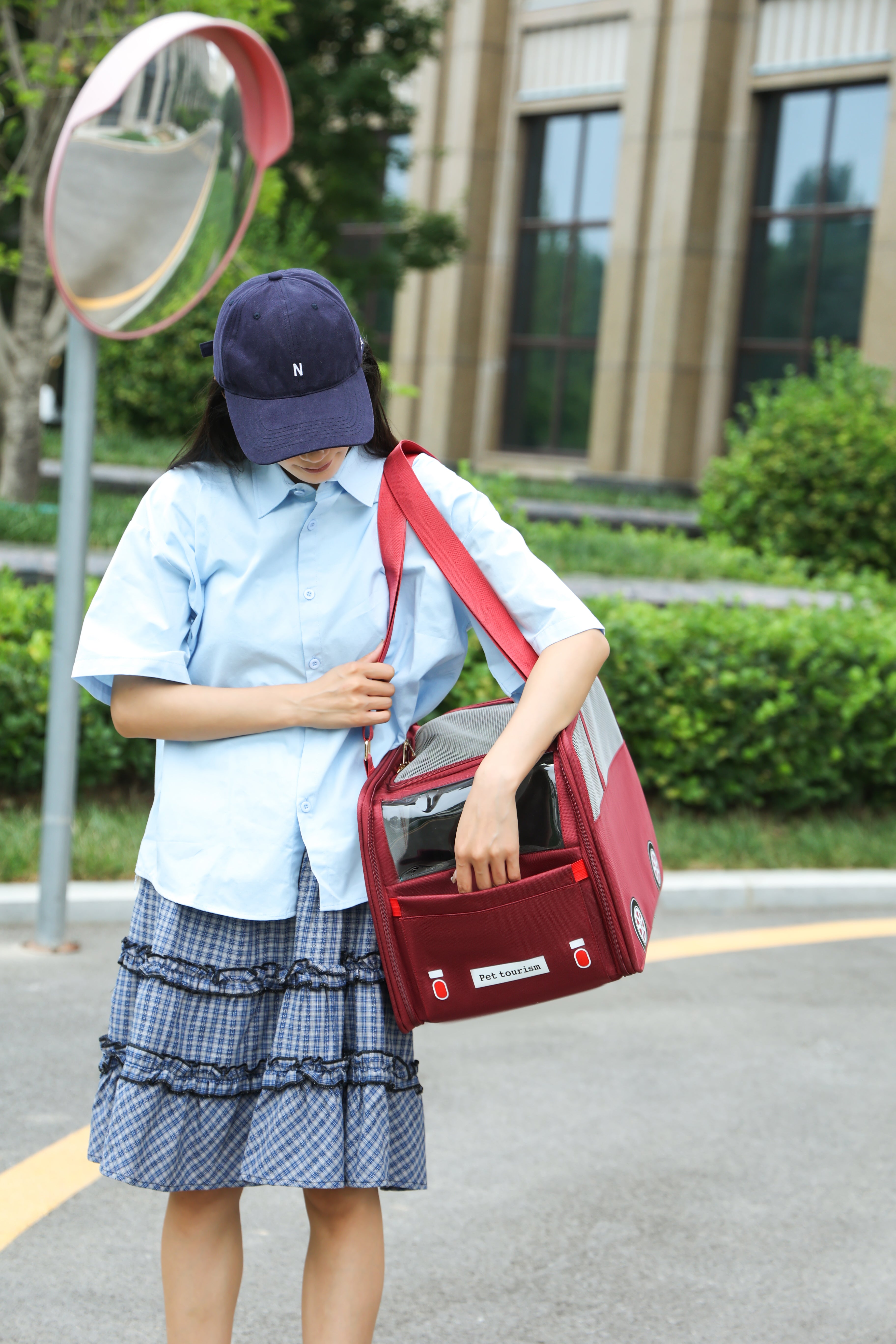 Bus Cat Carrier – Breathable & Stress-Free Travel