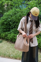 Tote cat carrier — Warm, Portable & Fur-Resistant