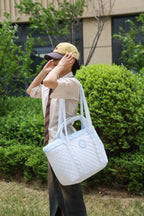 Tote cat carrier — Warm, Portable & Fur-Resistant