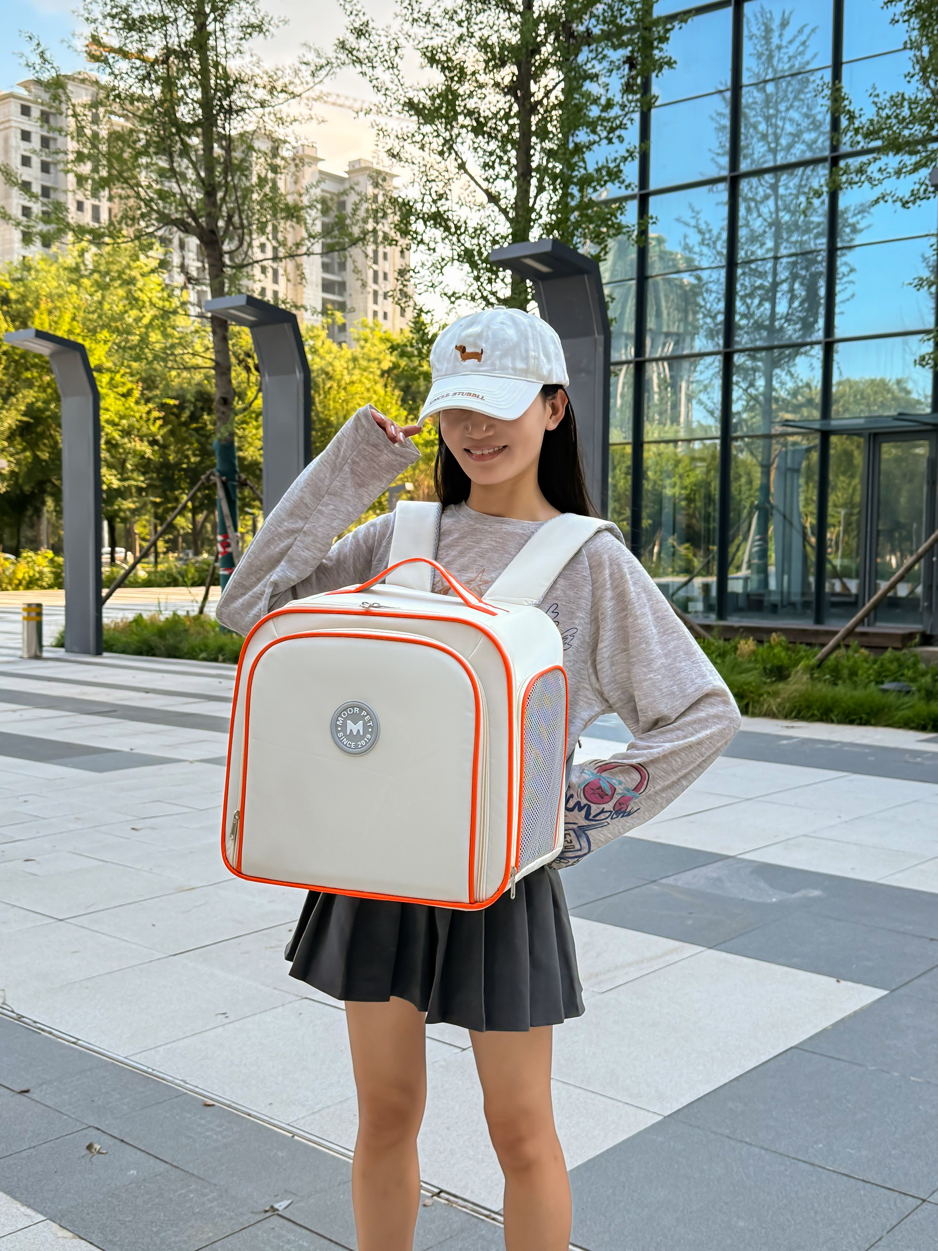 Expand Comfort 2-in-1 Pet Carrier – Expandable, Breathable & Luggage-Ready