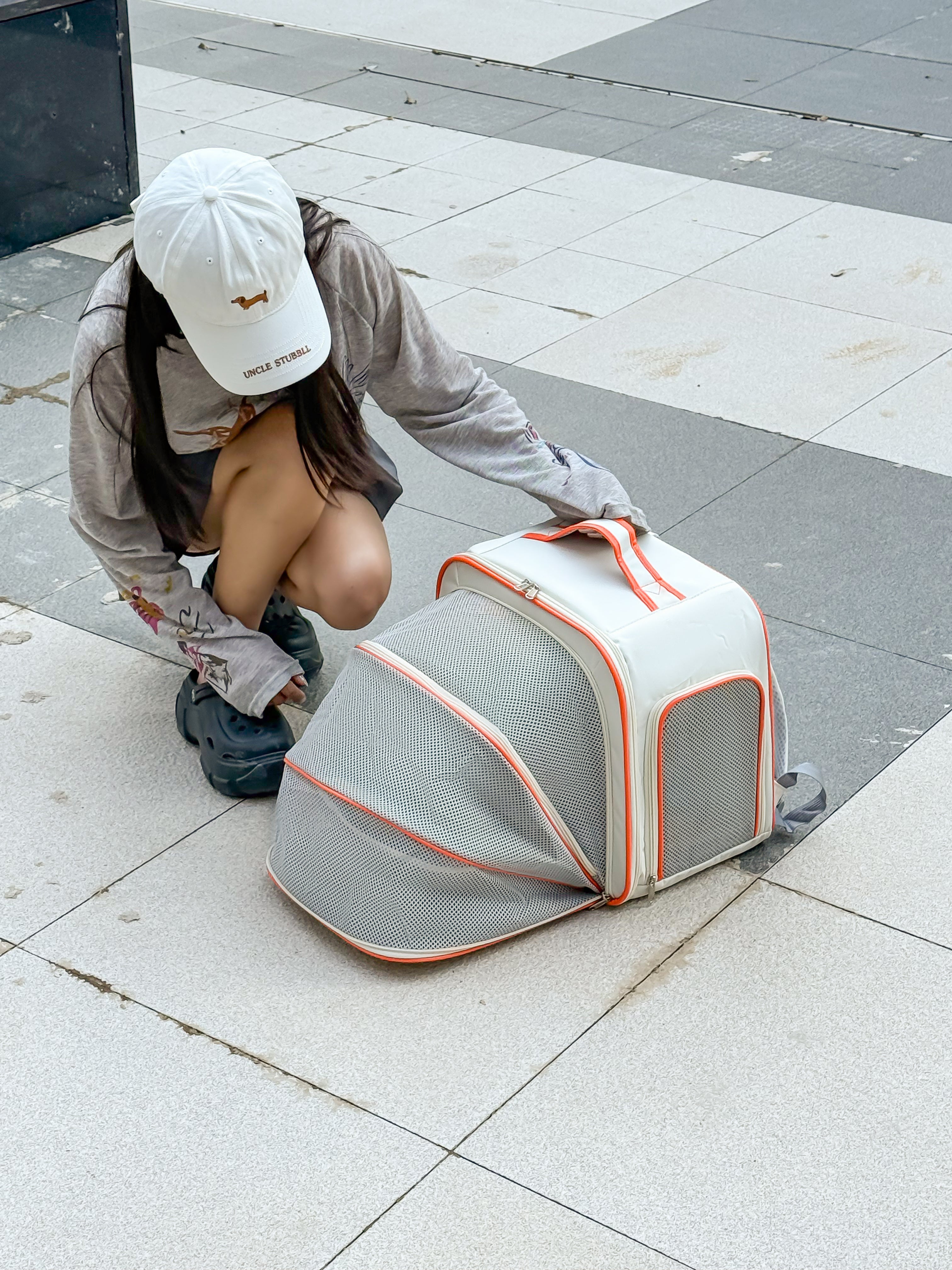 Expand Comfort 2-in-1 Pet Carrier – Expandable, Breathable & Luggage-Ready